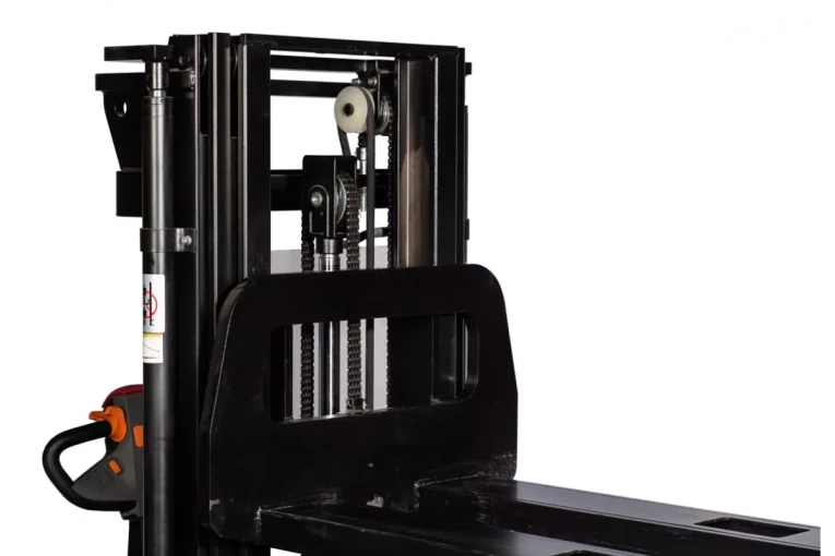 Штабелер электрический самоходный 1,6 т - 4,6 м Вилы: 1150 , АКБ Свинцово - кислотная, CL1646GP SIBLINE купить в Туле